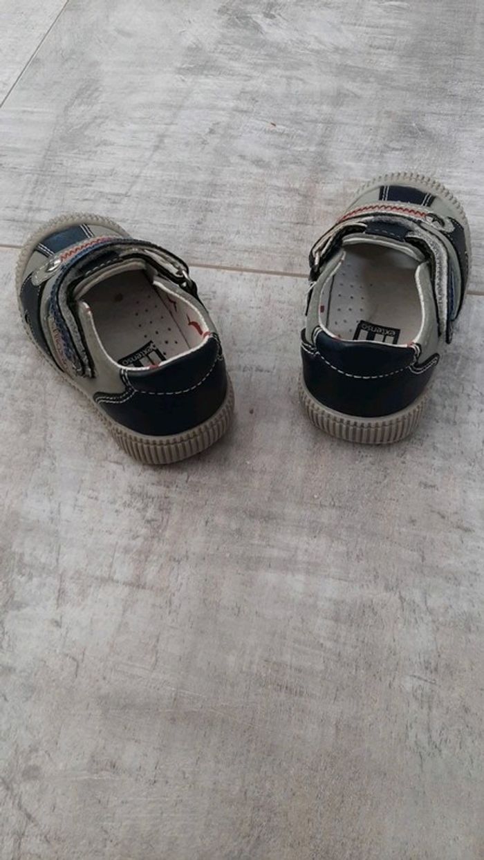 Chaussures avec scratchs - photo numéro 3