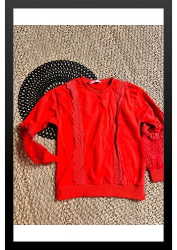 Pull rouge dentelle