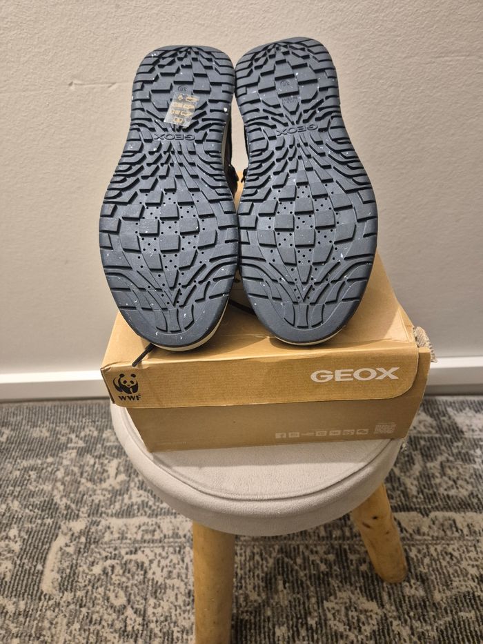 Chaussure garçon geox  neuf - photo numéro 4