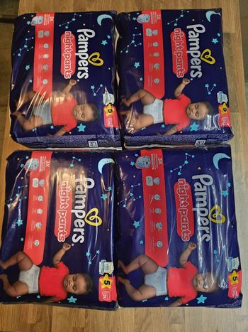 Lot 4 sacs Pampers couches pants taille 5 11_17kg 4x35=140 pants  extra absorption