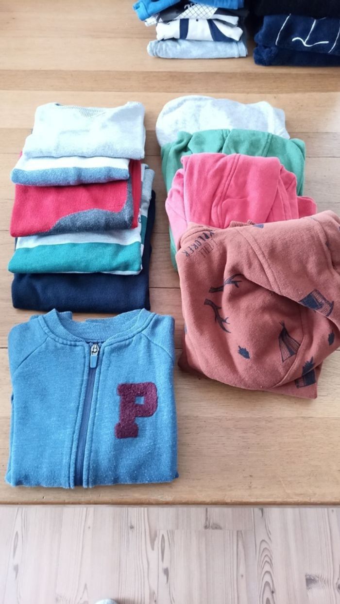 Lot vêtements 5 ans - photo numéro 1