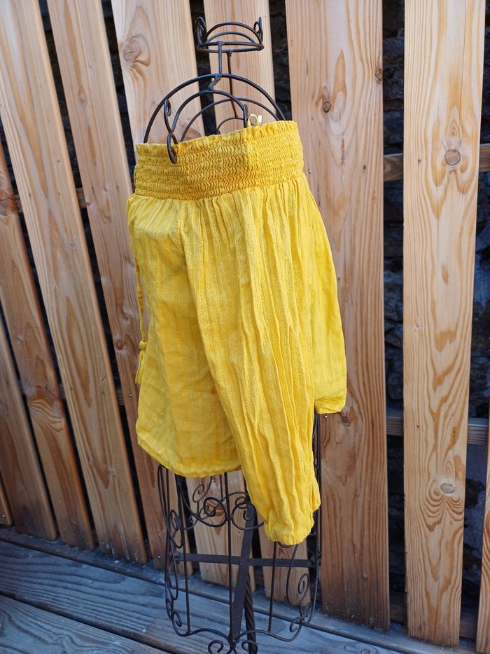 Joli top épaules dénudées jaune Jennyfer taille M - photo numéro 3