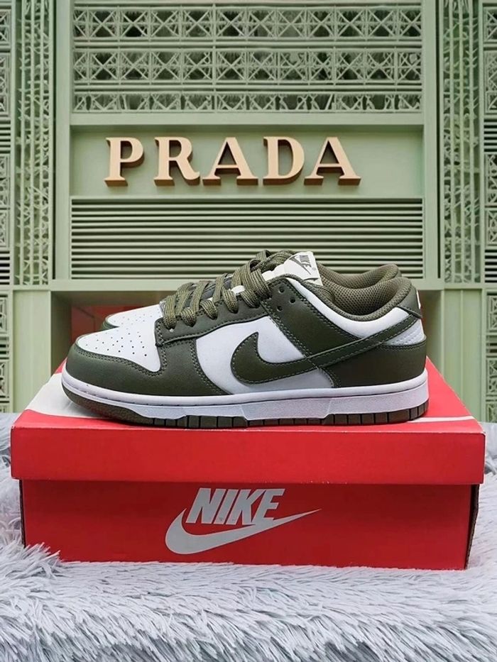 Nike Dunk Low Medium Olive