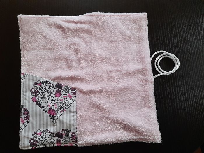 Serviette porte brosse à dents et dentifrice - photo numéro 2