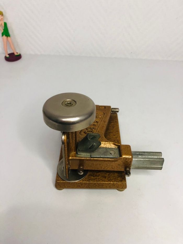 Agrafeuse française Jaky 60 vintage - photo numéro 4