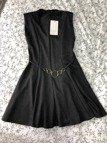 Superbe belle robe classe évasée Zara avec ceinture neuve avec étiquette taille S