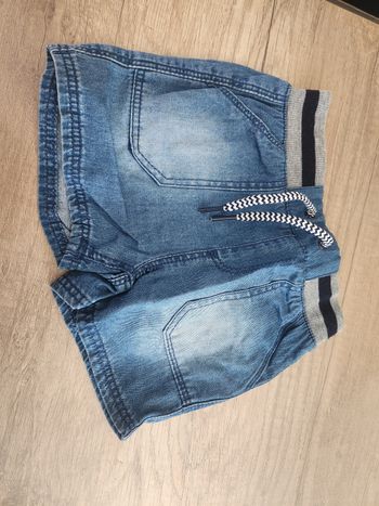 Short neuf