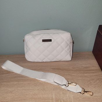 Petit sac bandoulière neuf liquidation 50%