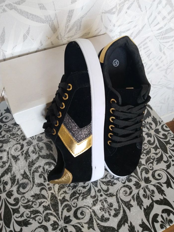 Jolies baskets sneakers femme pointure 37 brillantes - photo numéro 3