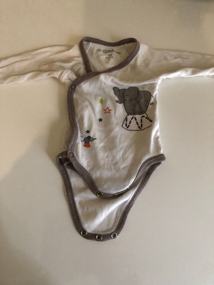 1 bodies et 1 t-shirt manche longue - 1 mois - photo numéro 2