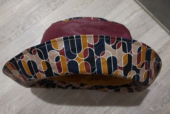 Joli chapeau de pluie neuf