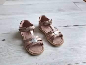 Chaussures à scratchs fille sandales rose nini girls pointure 27