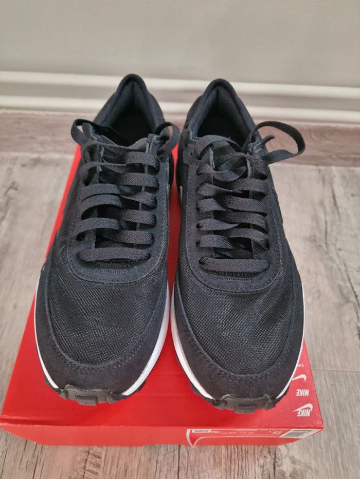 Basket Nike Waffle One 37,5 Neuve - photo numéro 2