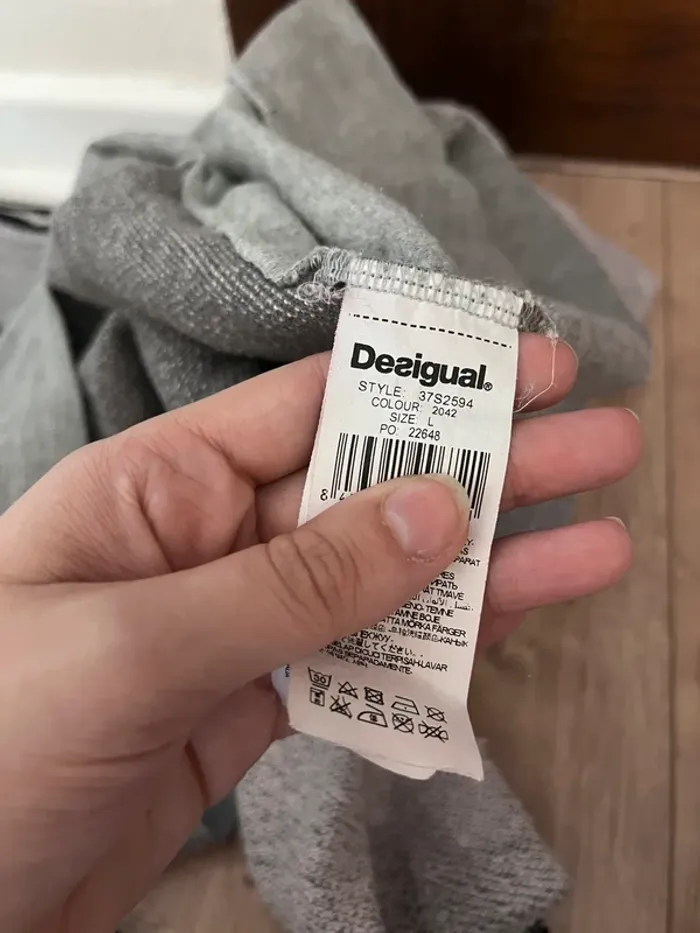 Pull Desigual taille L - photo numéro 4