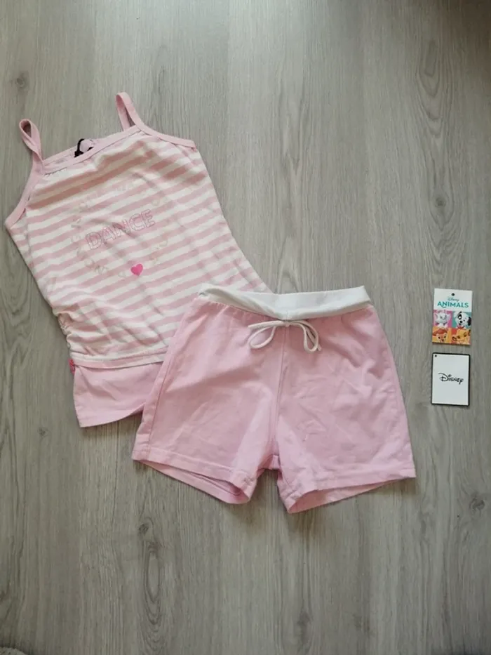 Ensemble top à fines bretelles et short rose et blanc rayé / yilibl / (10ans)