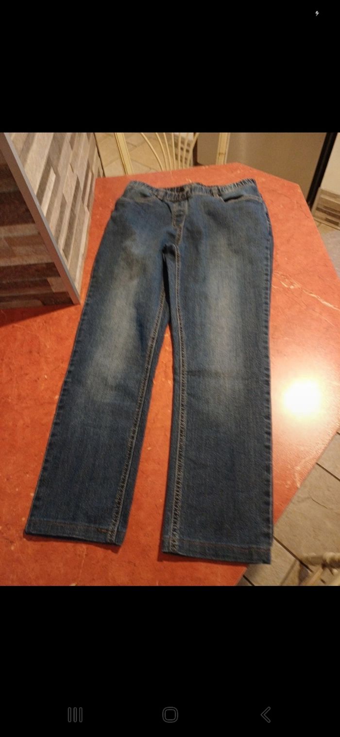 Jean femme taille 42 - photo numéro 2