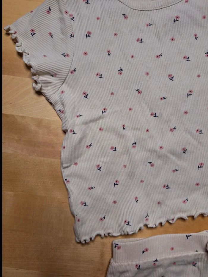 Ensemble pour fille taille 24 mois Marque Kiabi bon état - photo numéro 4