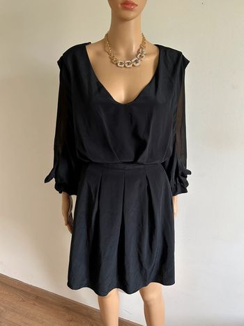 Robe noire neuve avec manches 3/4 Naf Naf taille 42