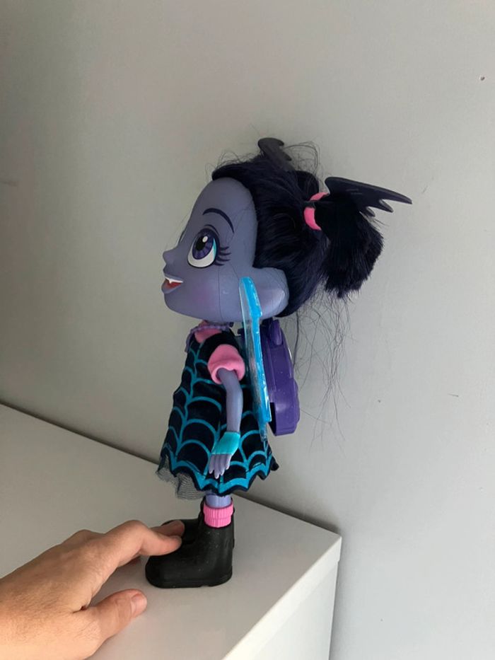 Poupée vampirina Disney 26 cm’ - photo numéro 2