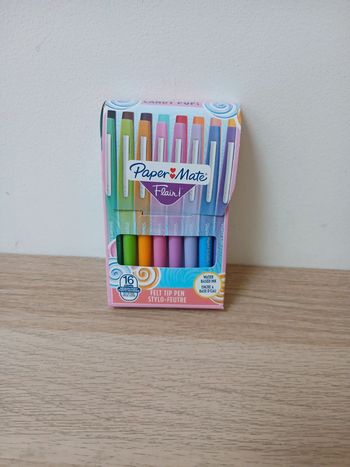 16 stylos feutres flair Paper Mate