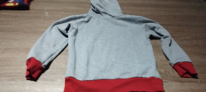 Sweat à capuche gris et rouge League des justiciers - photo numéro 3