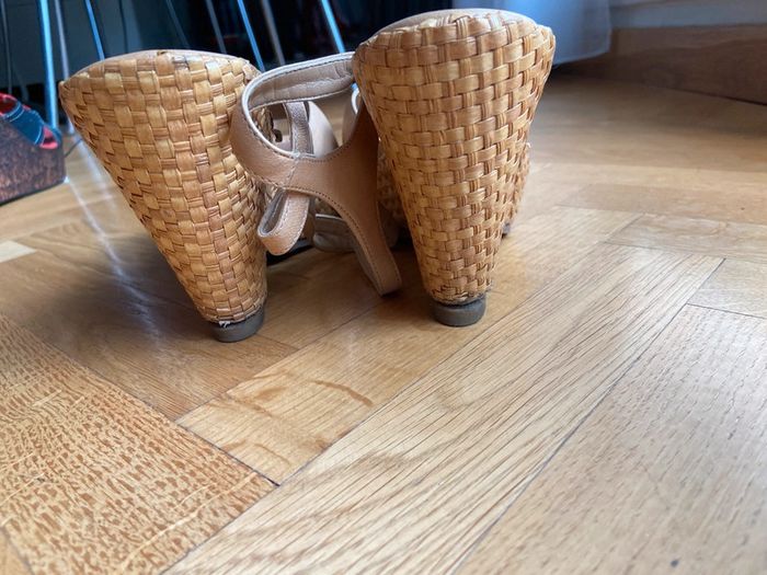 Sandales beiges Morena Gabrielli cuir/ paille taille 39 avec bandoulière talon 10cm platphorme 3cm - photo numéro 6
