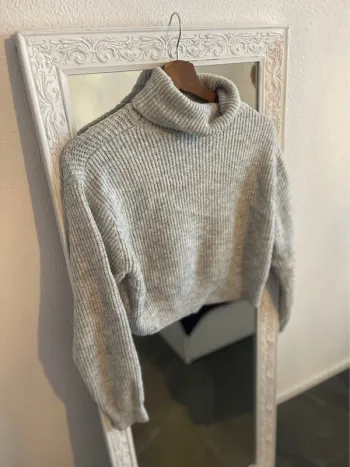 col rond; doux et leger