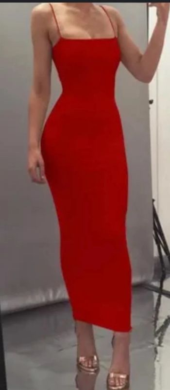 Robe rouge longue moulante Zara taille L extensible