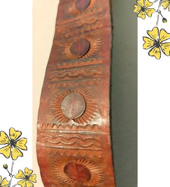 Bracelet vintage en cuir gravé – Collection Terres d’Ailleurs