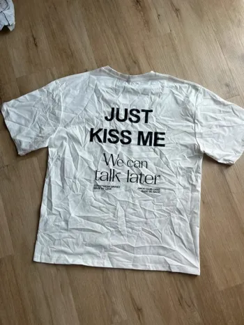 T-shirt Just Kiss Me Talk Me Later Noir M Y2k