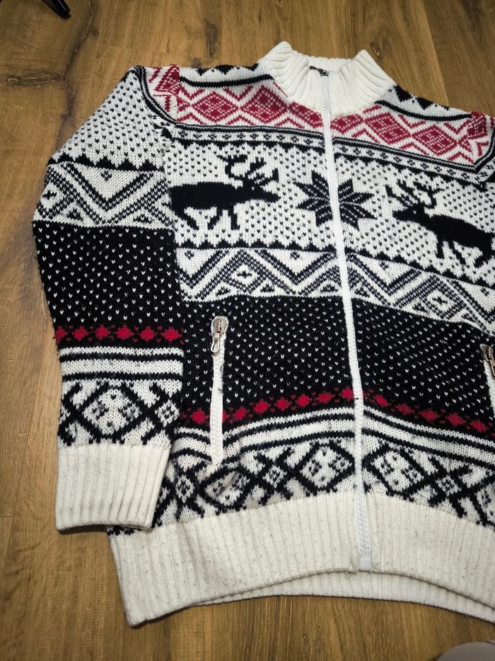 Veste zippée, flocon et renne, taille L, très bon état - photo numéro 2