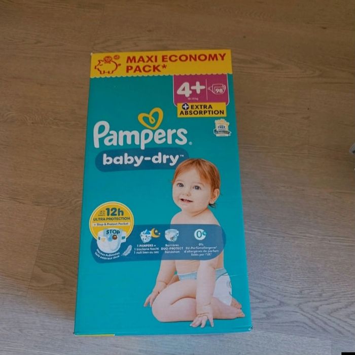 Couches Pampers taille 4+