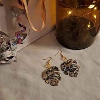 Boucles d'oreilles pendante multicolore feuille