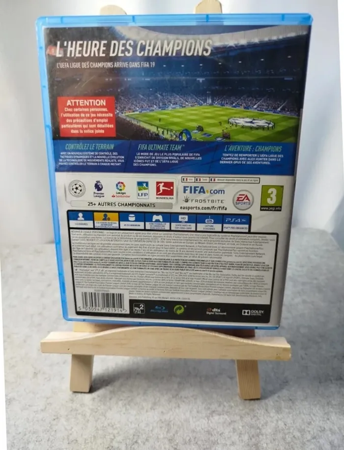 Jeu Fifa 19 PS4 avec notice - photo numéro 2