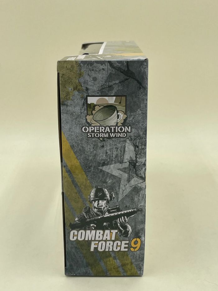 Coffret figurine + véhicule militaire combat Force 9 neuf - photo numéro 4