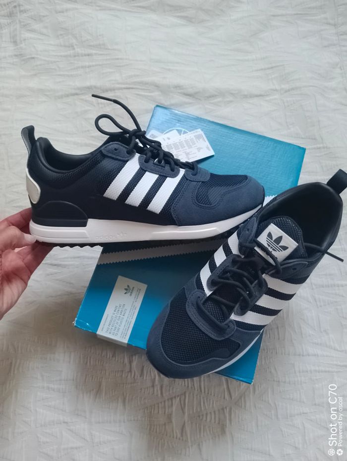 Adidas paire de basket ZX avec boîte 42