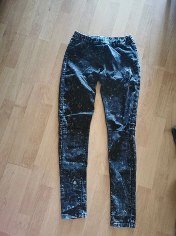 Pantalon noir et blanc effet jean