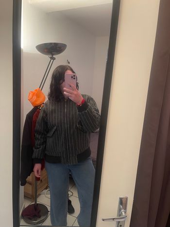 Manteau gris à rayures