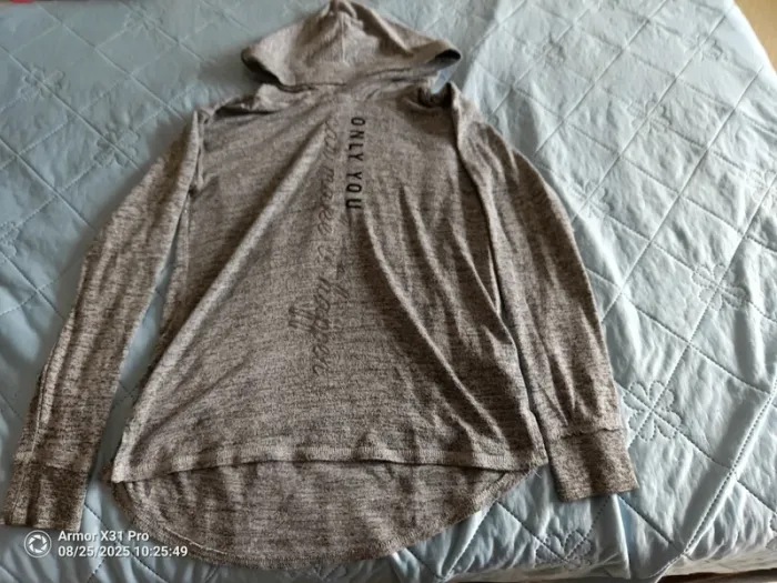 Pull gris à capuche H&M 12 ans