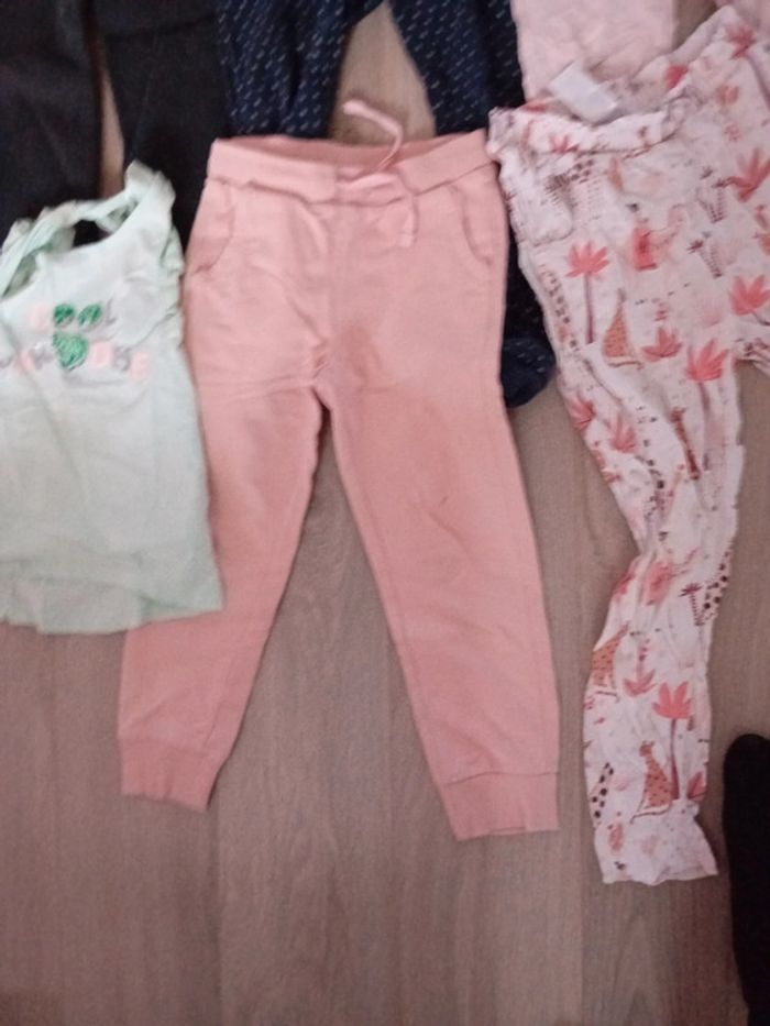 Lots vêtements defaut 5 ans - photo numéro 3