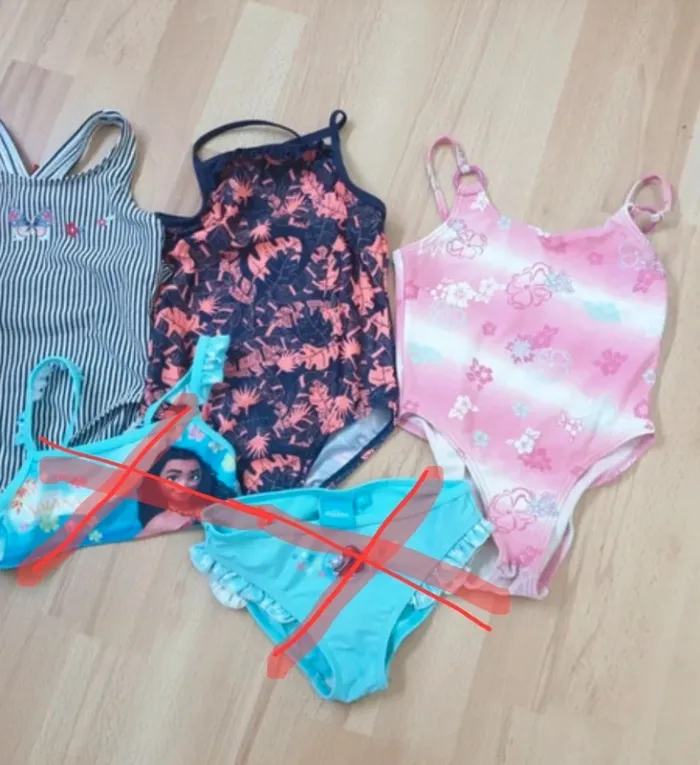 Lot 3 maillots de bain 4/5 ans