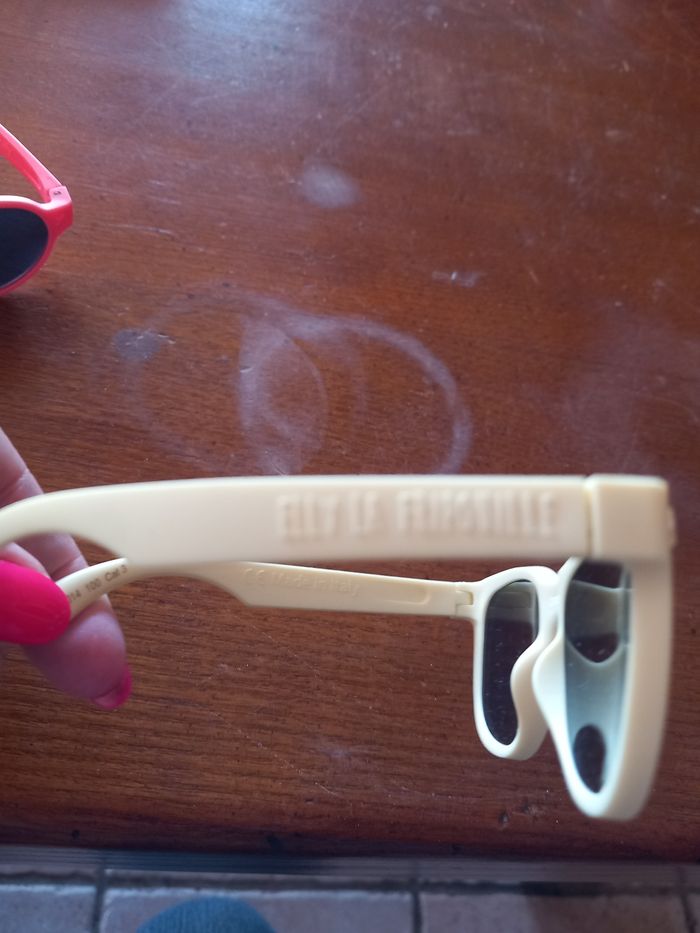 Lot 2 paires de lunettes de soleil - photo numéro 6