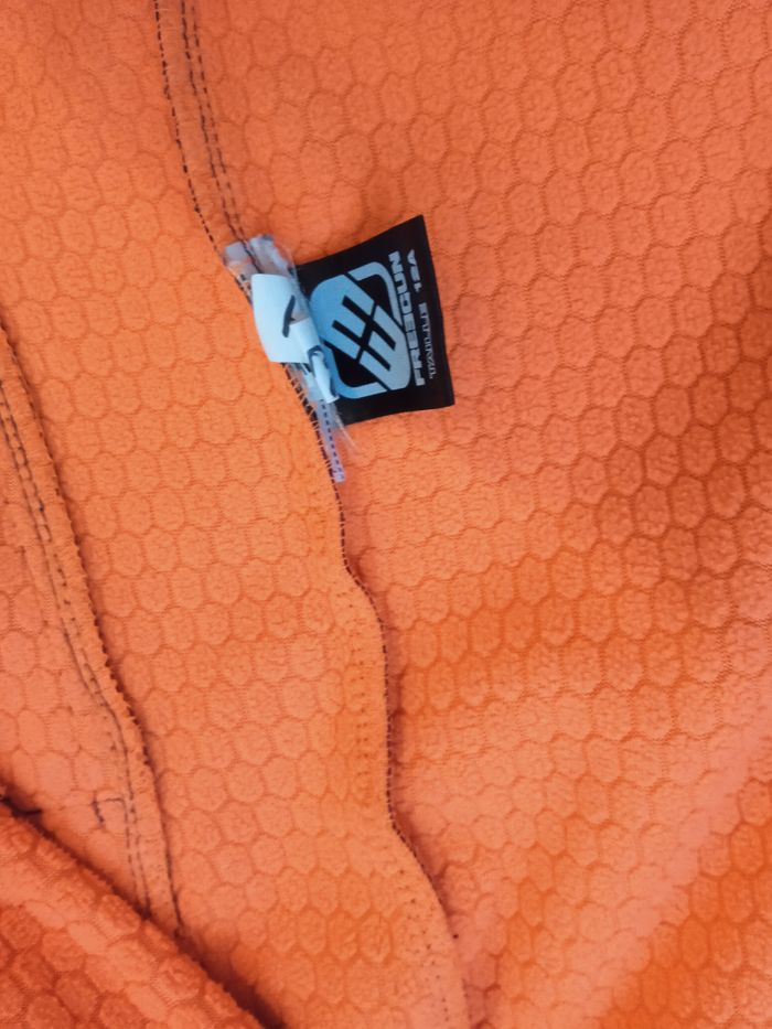 veste à capuche en très bon état freegun - photo numéro 8
