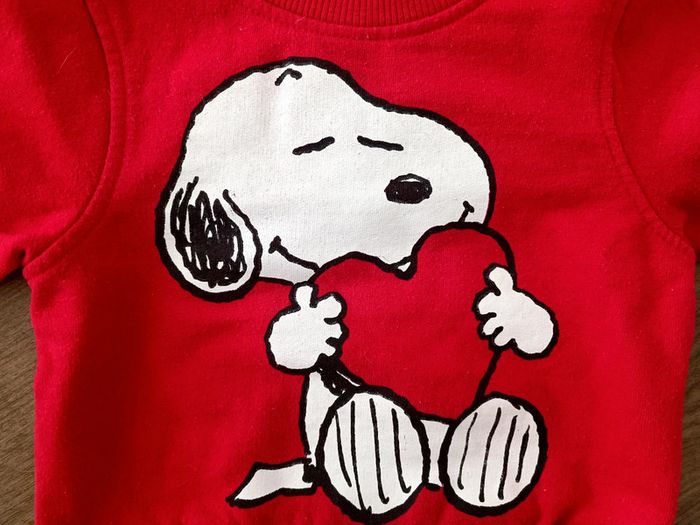 Pull rouge Snoopy 3 mois - photo numéro 2