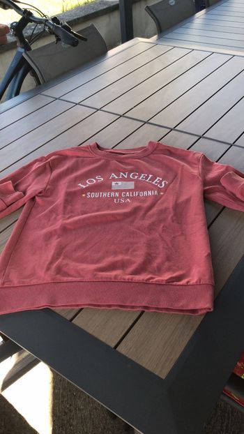 Sweat couleur corail kiabi Los Angeles taille xs