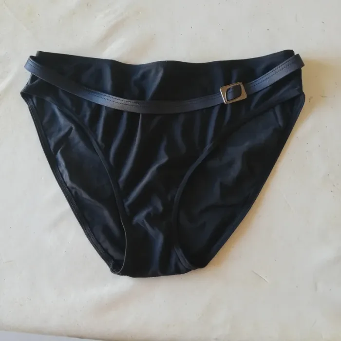 Culotte maillot de bain 2 pièces 3 Suisses t. 42/44 noir.