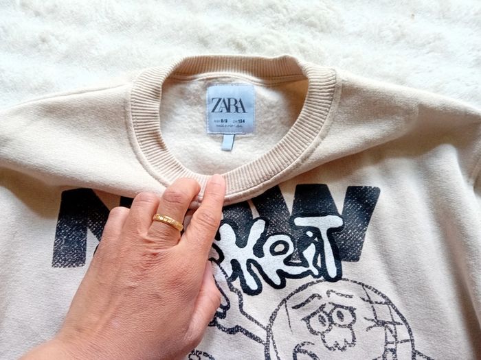 Sweat garçon 8ans Zara 🤍🩶 - photo numéro 3