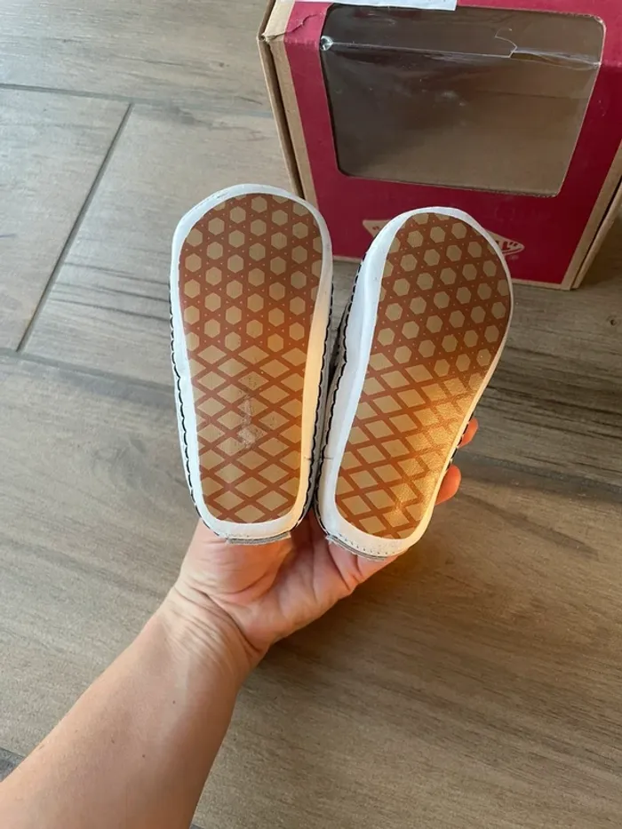 Baskets - Chaussons Vans size 3 (3-6 mois) - photo numéro 5