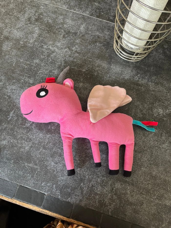 Peluche concours dessin IKEA licorne