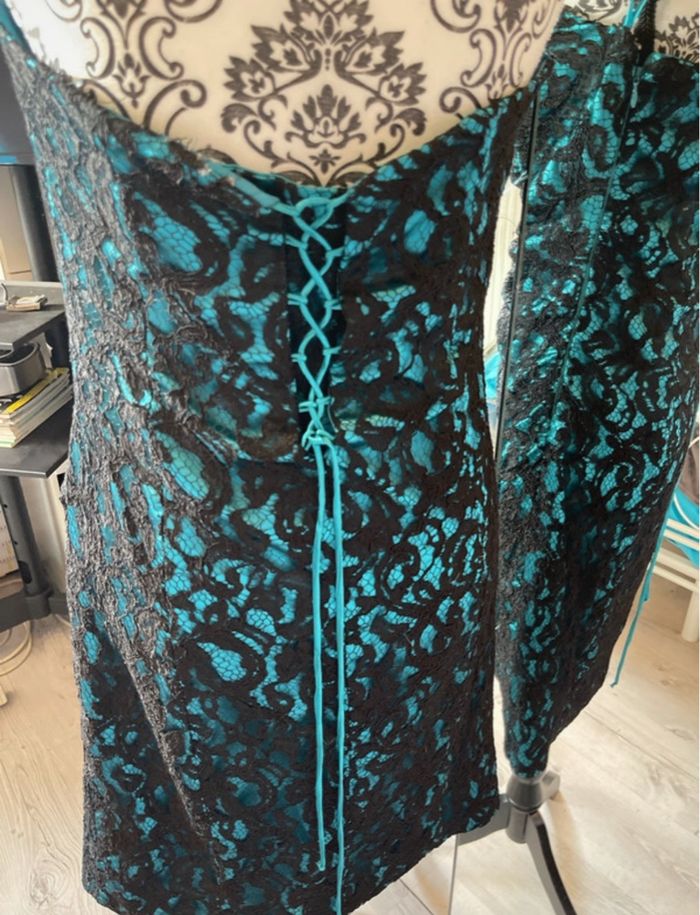 robe 38/40 bustier strass et dentelle noir  moulante - photo numéro 6